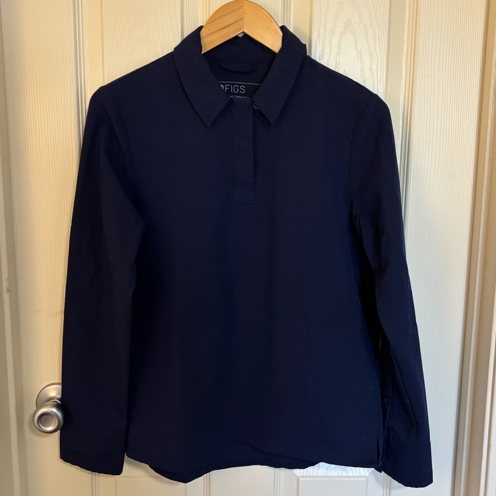 FIGS Technical Collection Navy Long Sleeve Button Front Top Women’s Size S